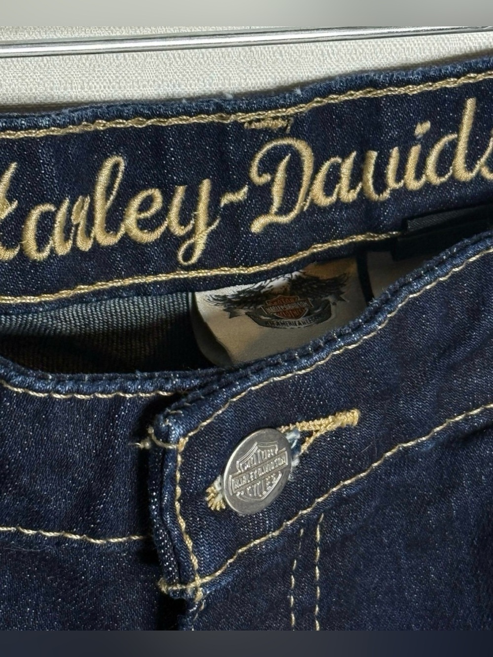 Harley Davidson Womens Bootcut Leg Dark Wash Whiskers Jeans Blue 4 - Picture 3 of 12